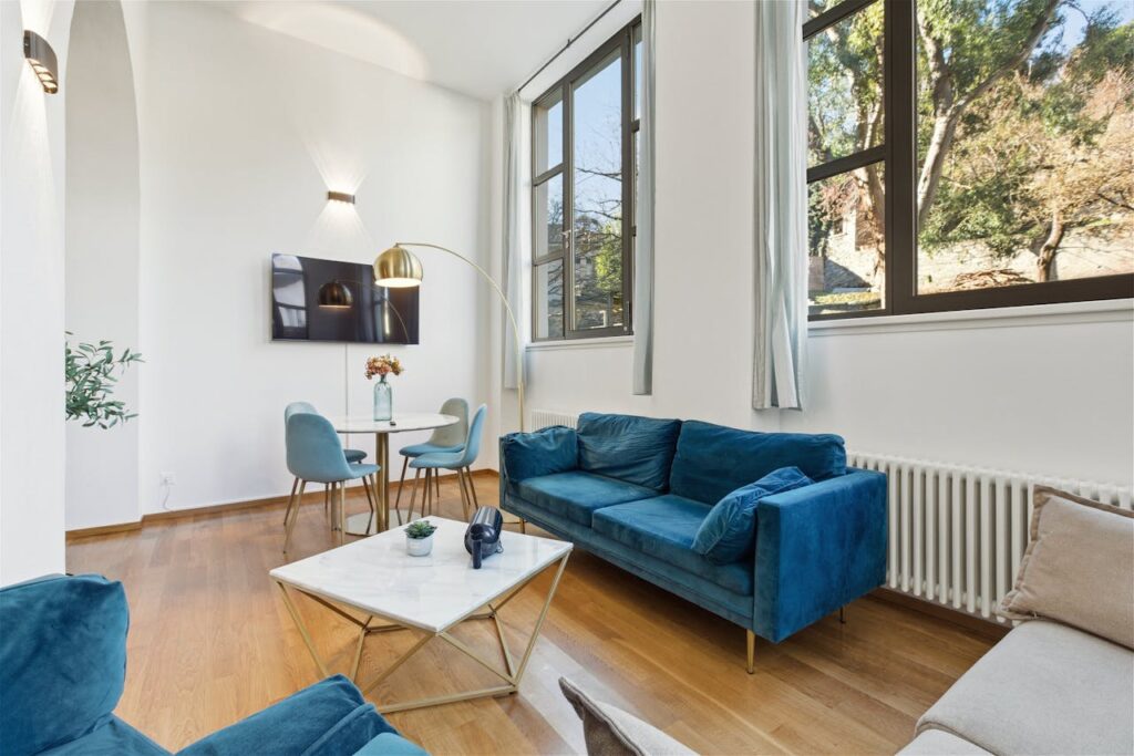 Interieurstijlen combineren: van klassiek tot modern met stijl